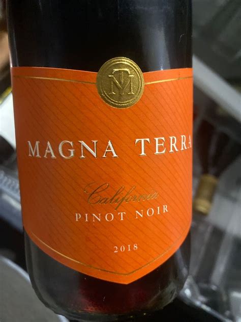 2018 Magna Terra Pinot Noir, USA, California.